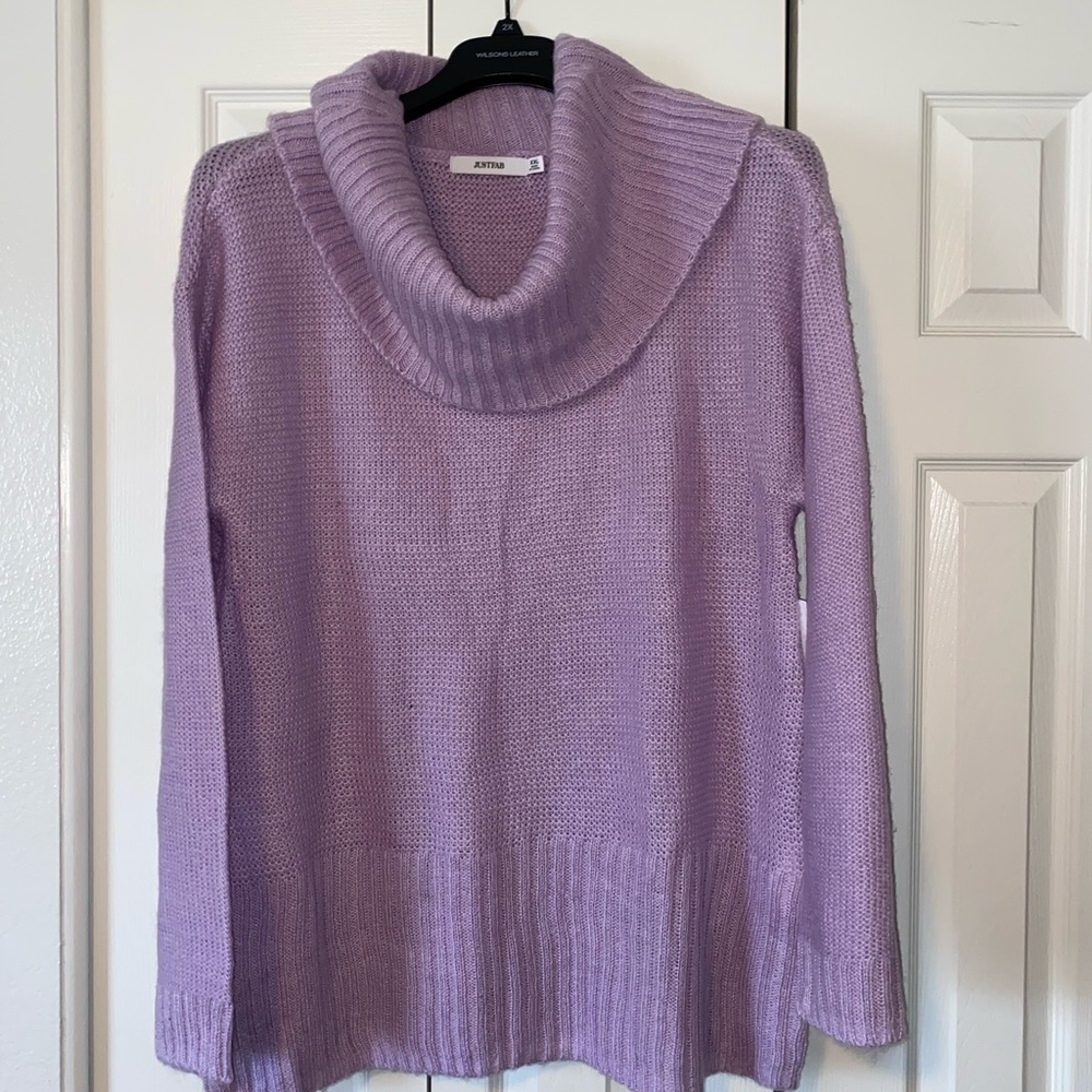Light purple knitted sweater